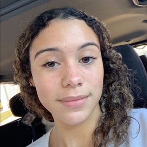 Meet your Posher, Eva